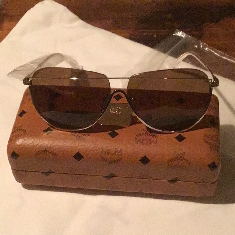 New MCM Aviator Sunglasses with case $359
